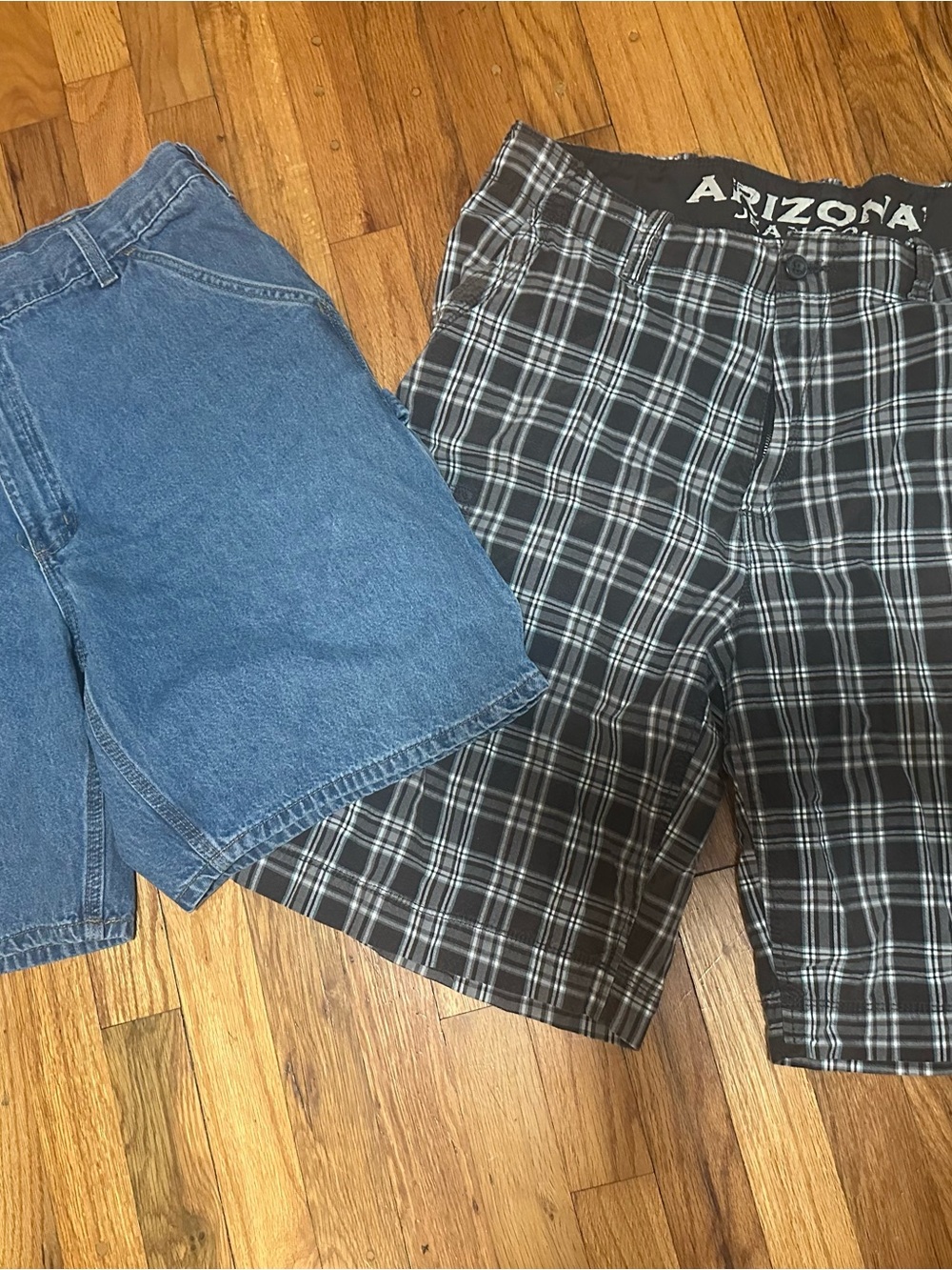 Lot of 2 Men’s Shorts Size 38 Carhartt Blue Denim & Arizona Jeans Co Gray Plaid